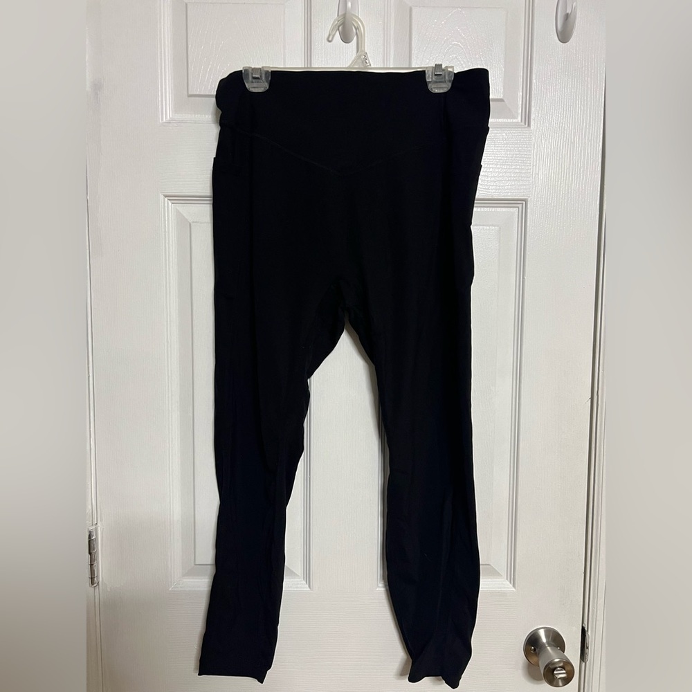 Halara SoCinched HighWaisted Scrunch Butt Lifting Tummy Control with Side Pocket